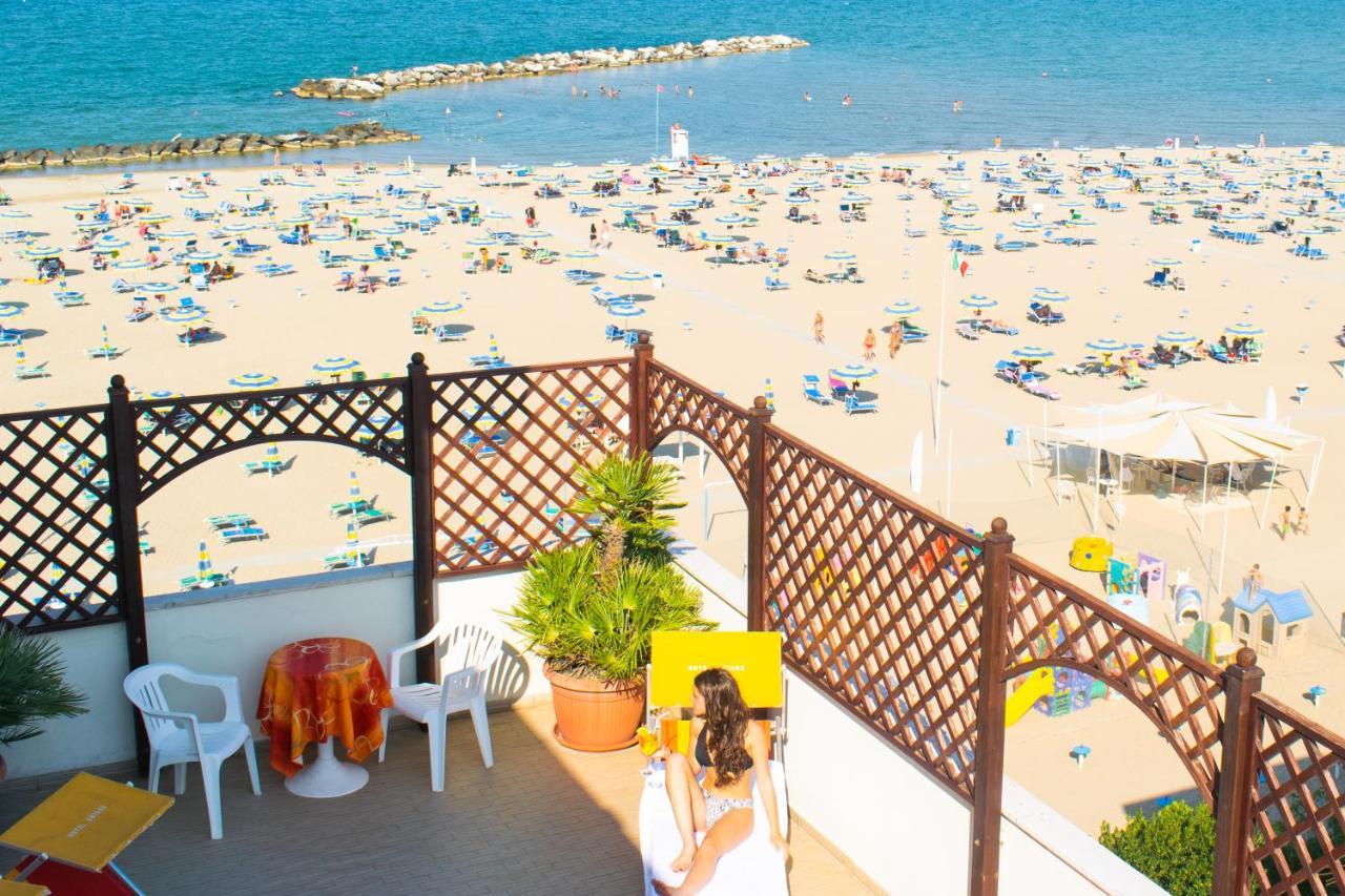 Hotel Driade Sul Mare Rimini Exterior photo